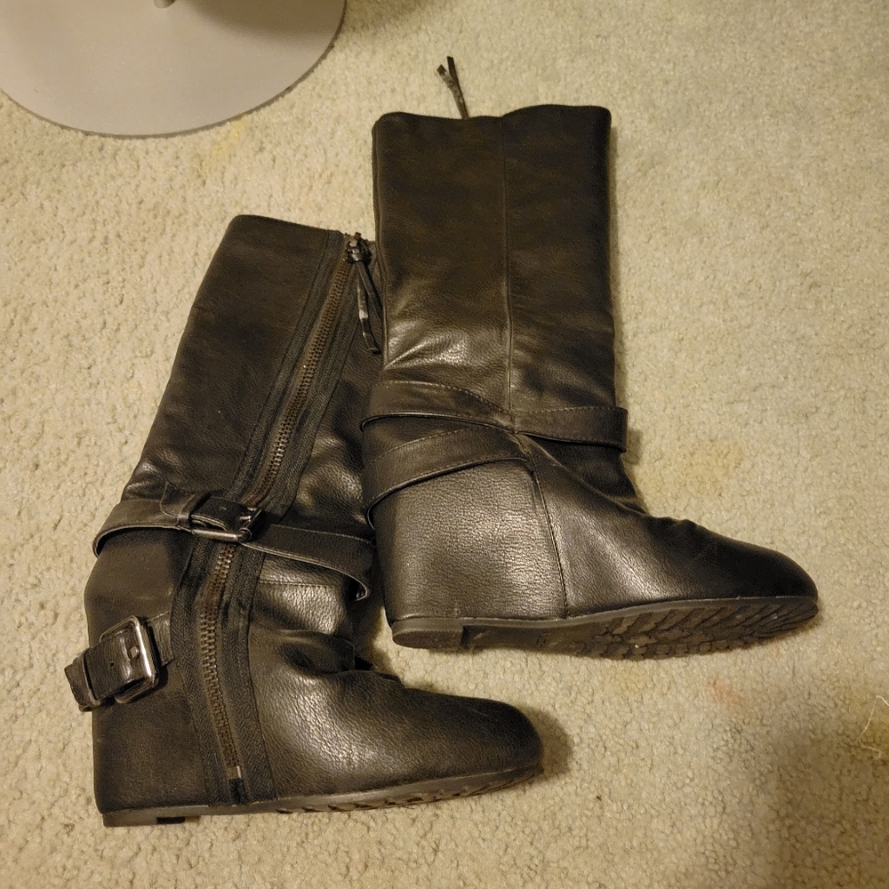 Aldo black zip up boots 👢